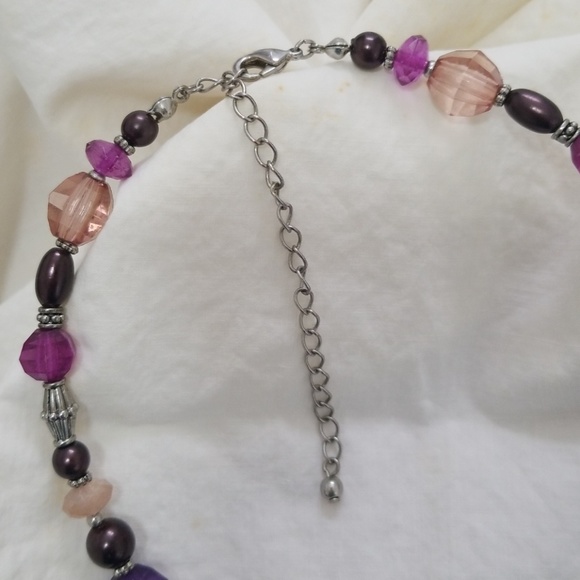 Necklace purple, pink, silvertone beads - Picture 5 of 7